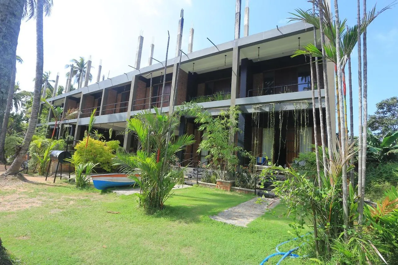 Hotel Riverrina Negombo 0*,