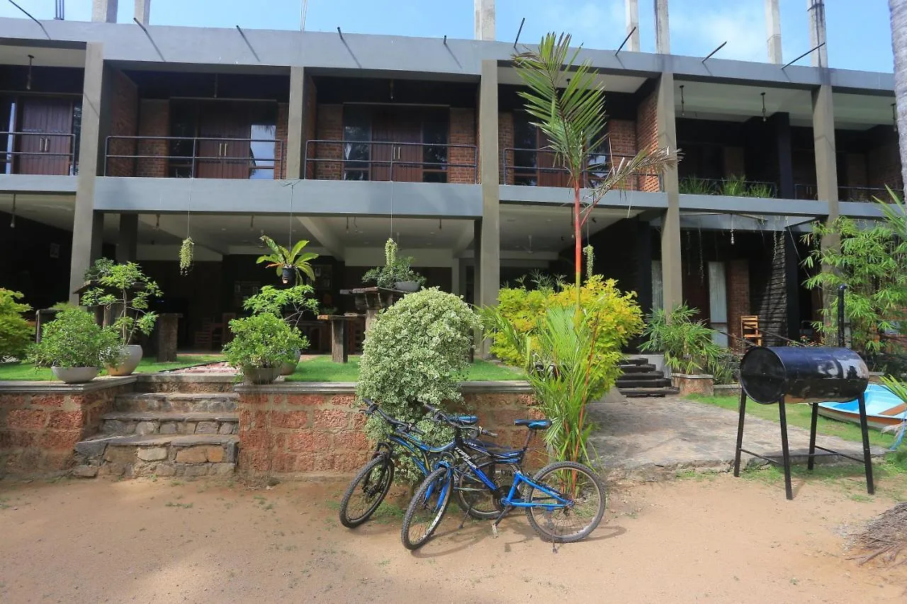 Hotel Riverrina Negombo