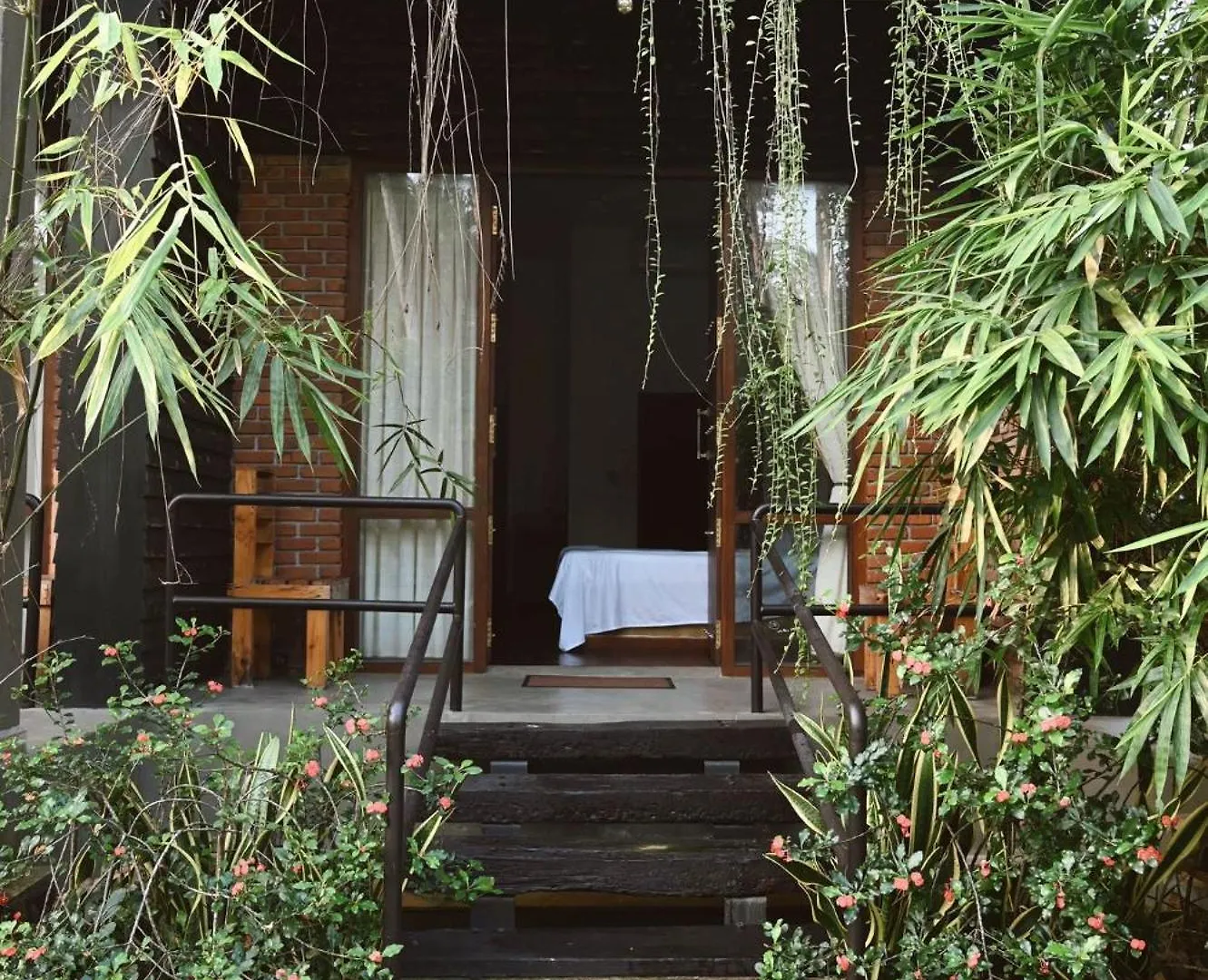 Hotel Riverrina Negombo