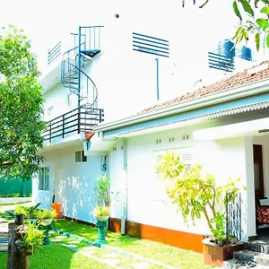 Mama Negombo